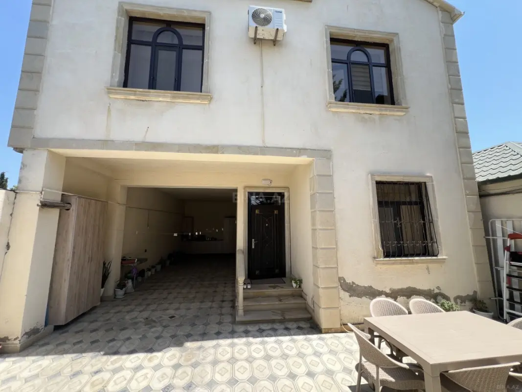 Satılır 5 otaqlı həyət evi 180 m²