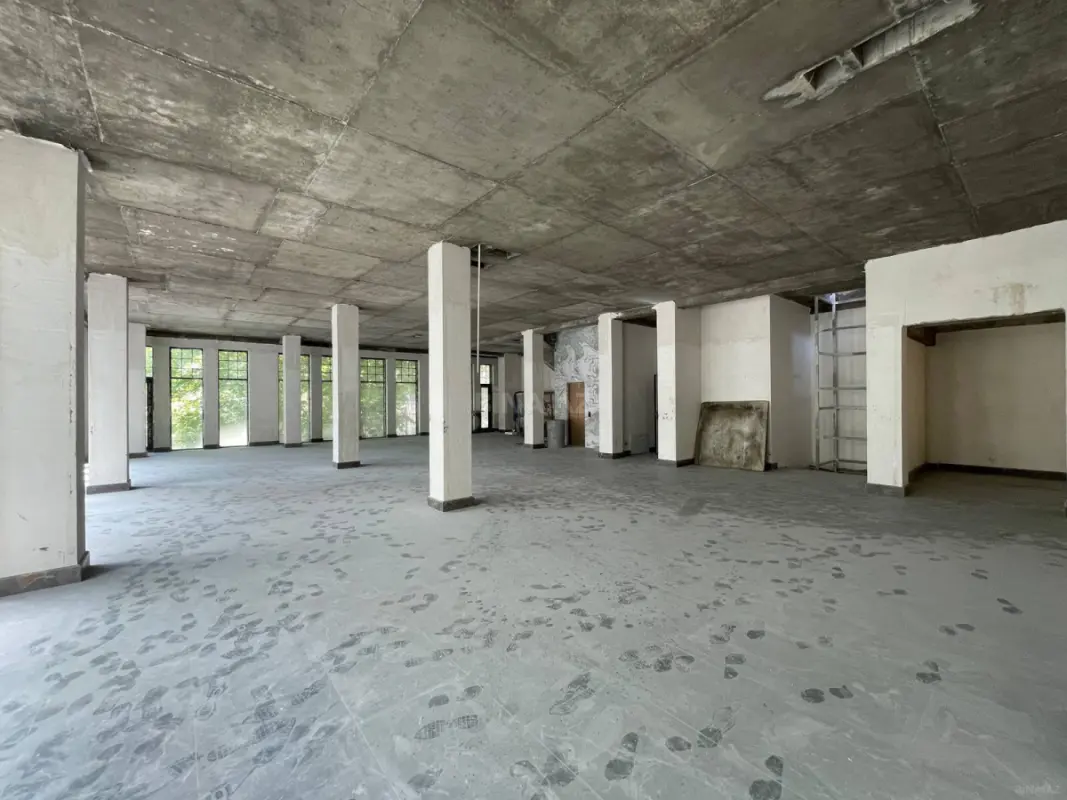 Kirayə verilir obyekt 900 m²