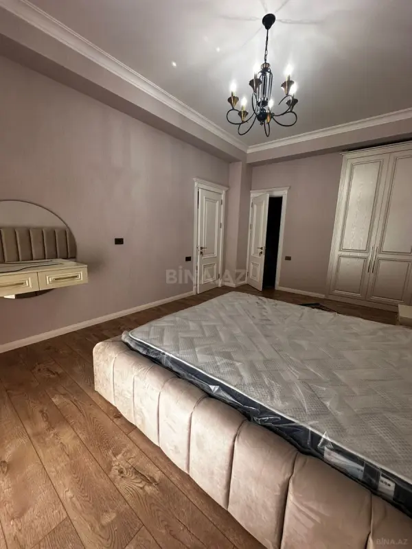 Kirayə verilir 3 otaqlı mənzil 140.3 m²
