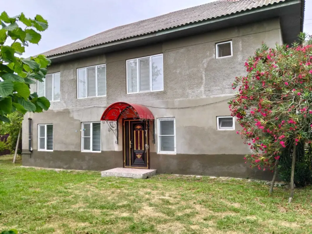 Satılır 5 otaqlı həyət evi 200 m²