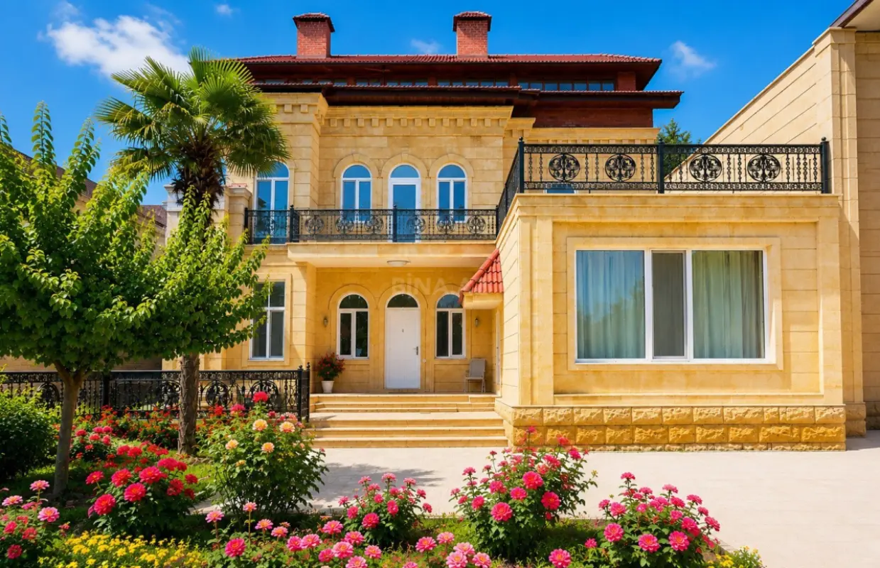 Satılır 6 otaqlı həyət evi 550 m²