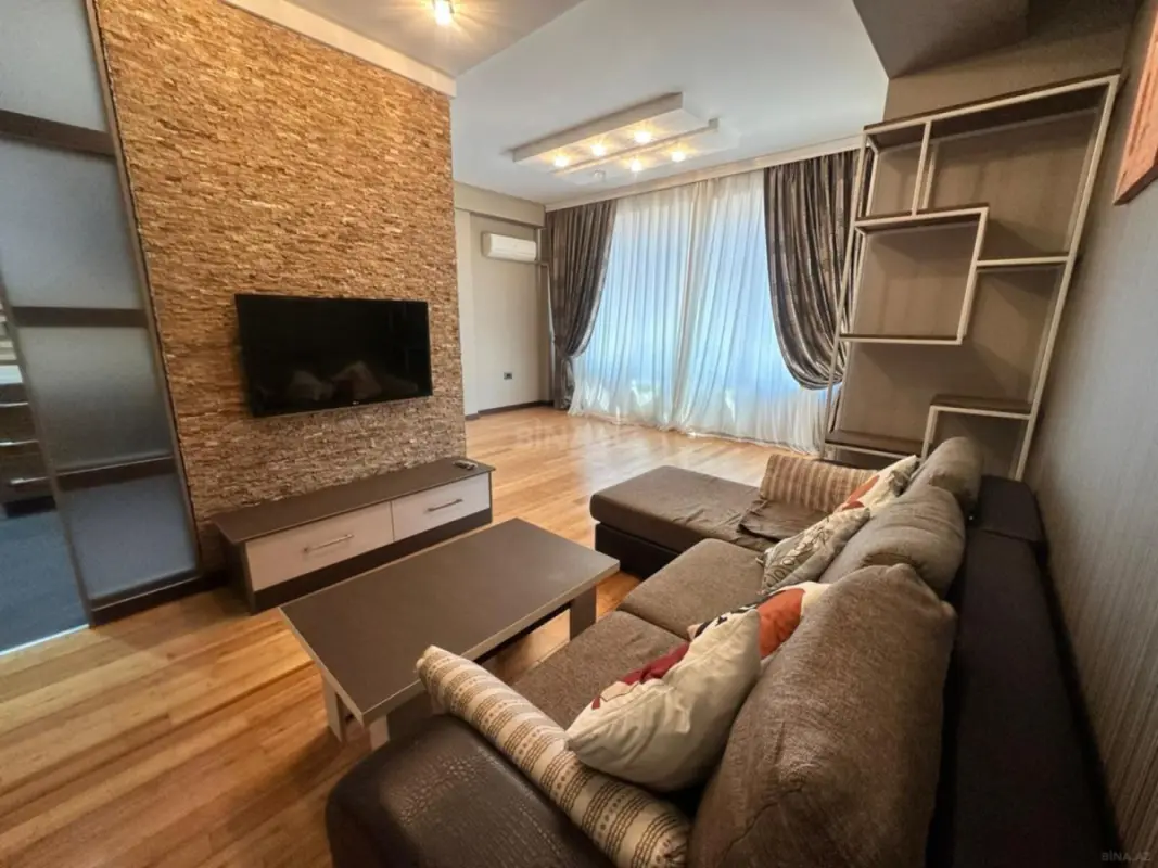 Satılır 3 otaqlı mənzil 90.5 m²