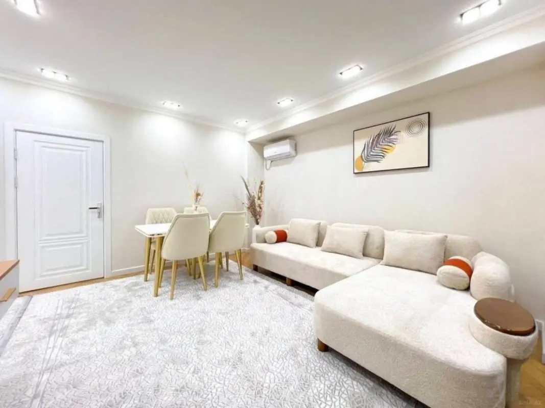 Kirayə verilir 3 otaqlı mənzil 121 m²