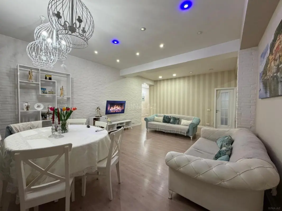 Satılır 3 otaqlı mənzil 122 m²