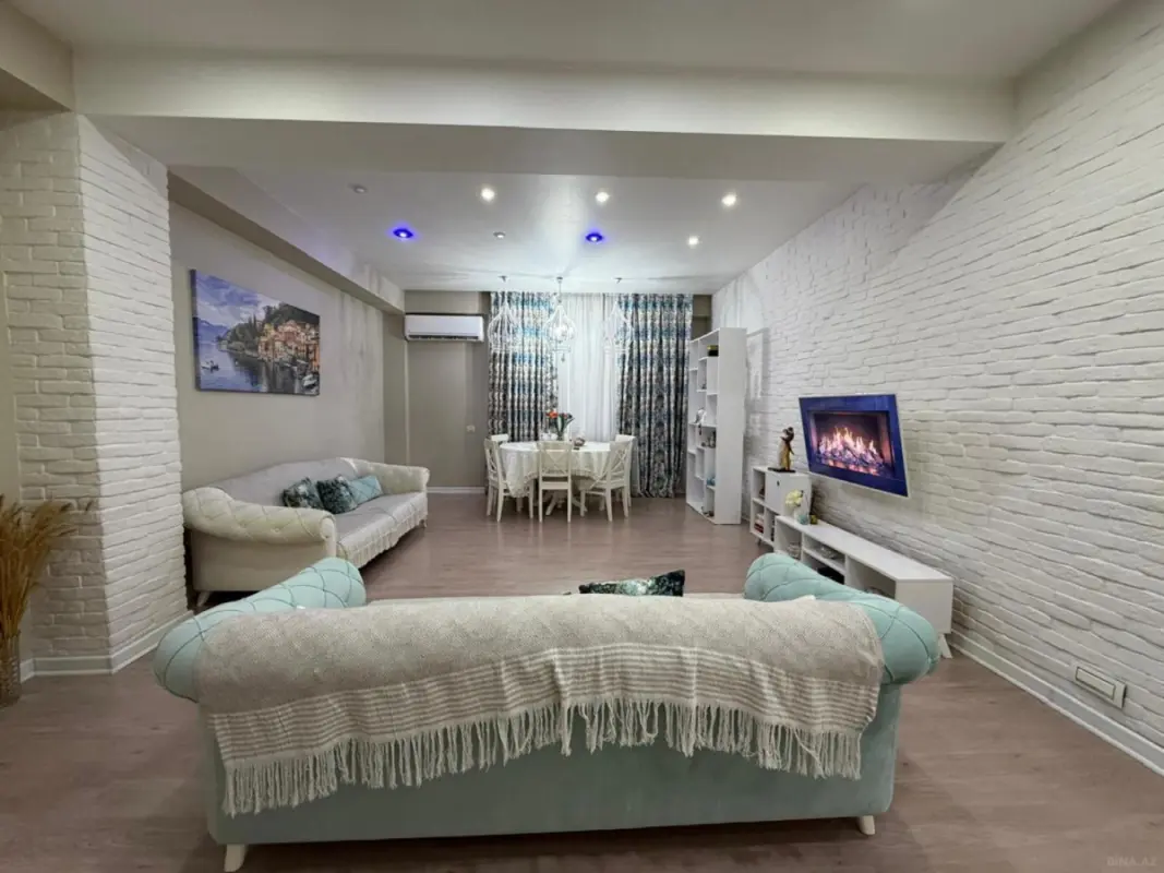 Satılır 3 otaqlı mənzil 122 m²