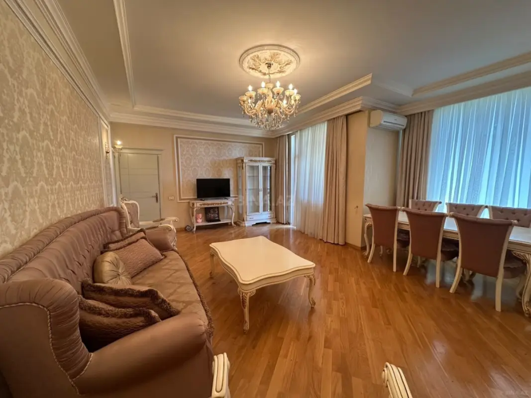 Kirayə verilir 3 otaqlı mənzil 120 m²