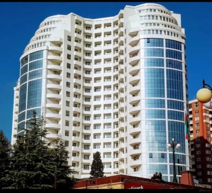 Satılır 4 otaqlı mənzil 170 m²