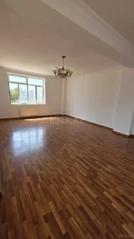 Satılır 3 otaqlı mənzil 148 m²