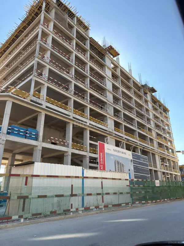 Satılır 2 otaqlı mənzil 81.2 m²