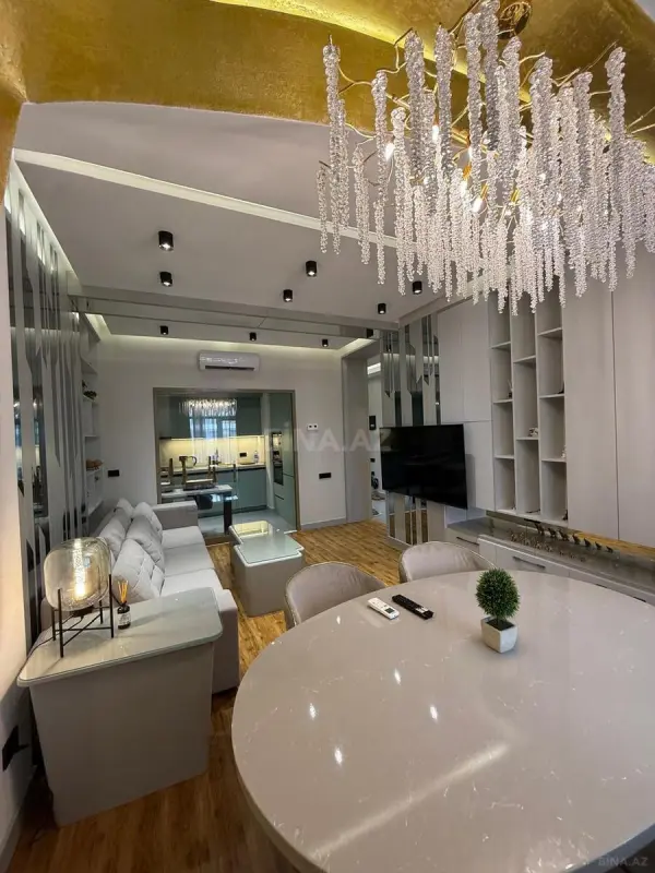 Kirayə verilir 2 otaqlı mənzil 70 m²