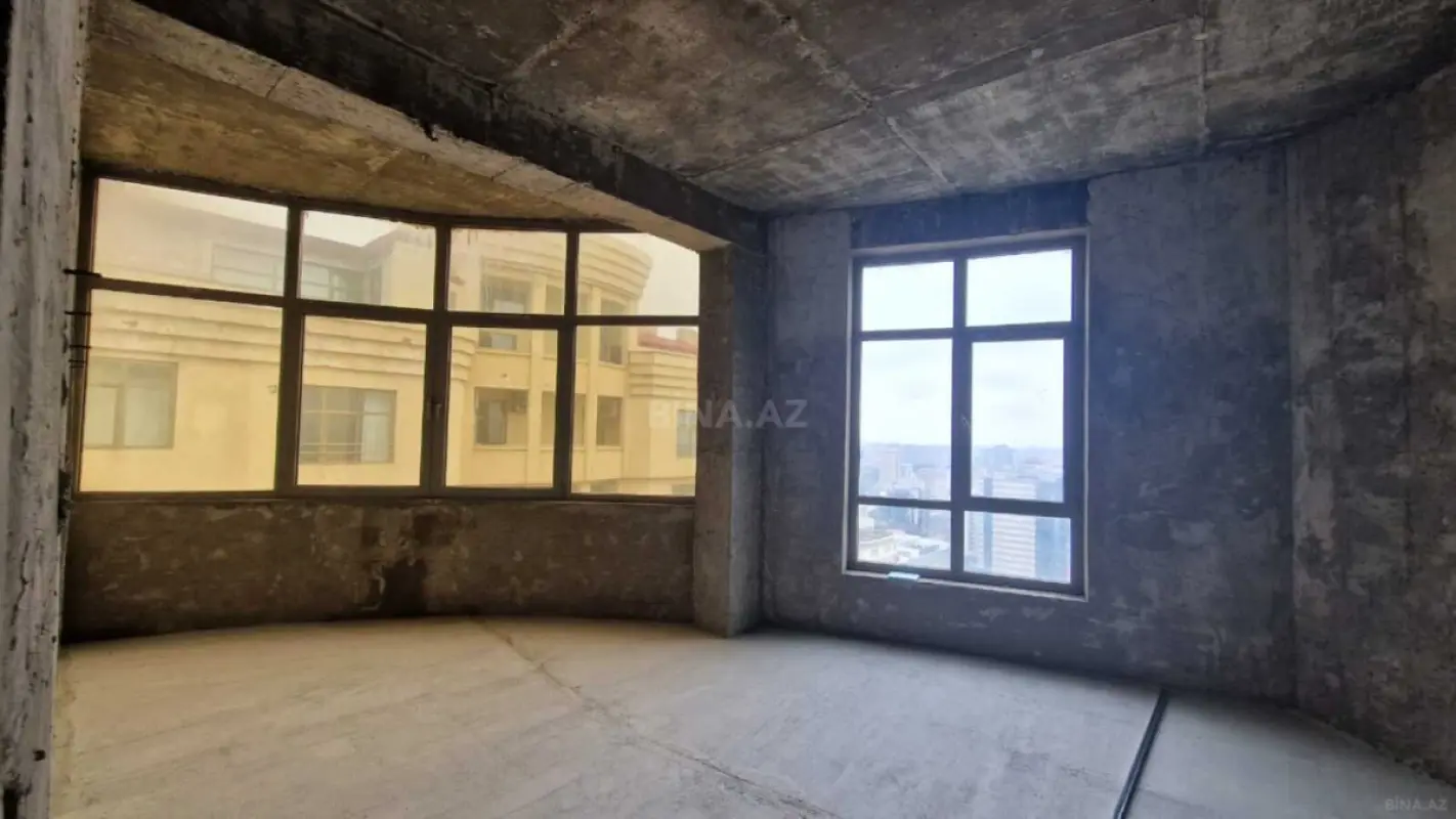 Satılır 2 otaqlı mənzil 117 m²