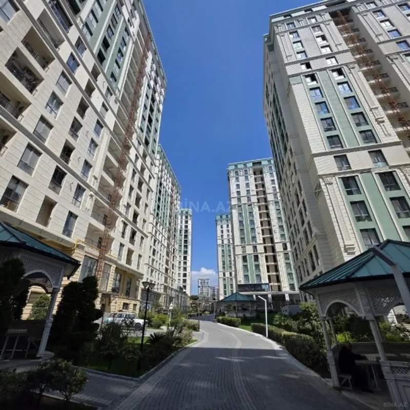 Satılır 3 otaqlı mənzil 140 m²