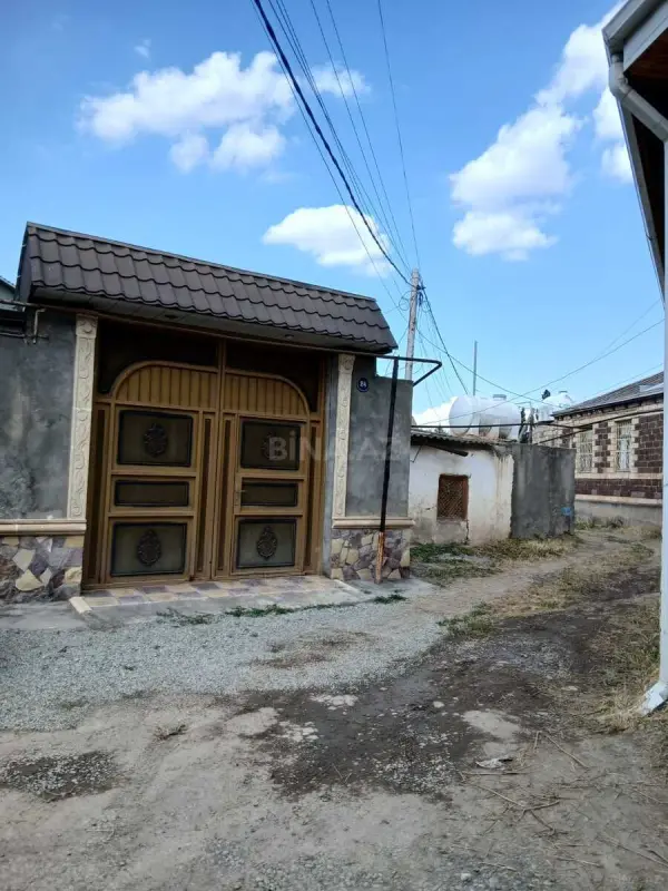 Satılır 4 otaqlı həyət evi 180 m²