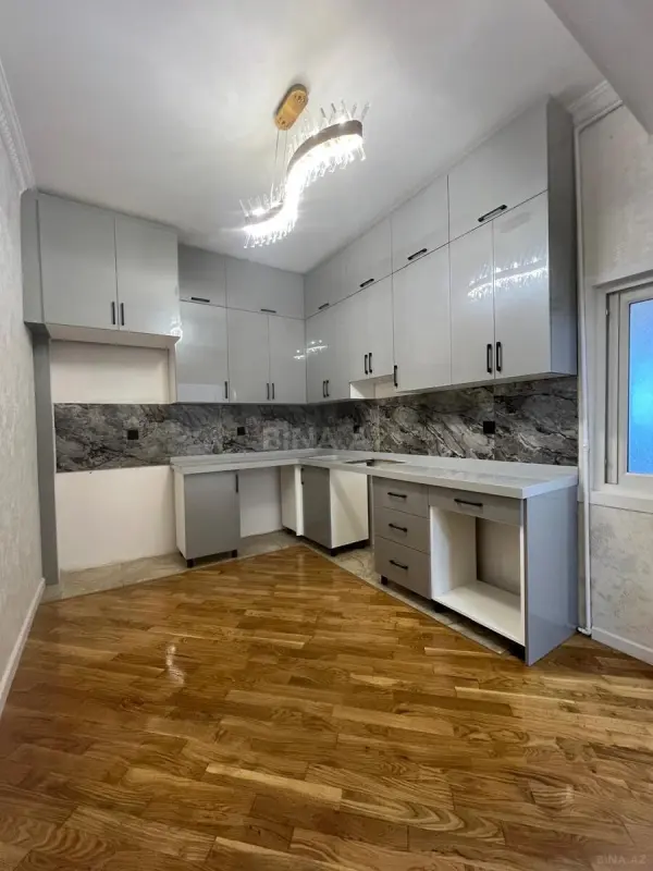 Satılır 3 otaqlı mənzil 115 m²