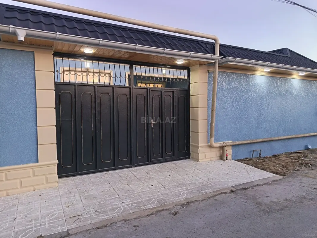 Satılır 4 otaqlı həyət evi 140 m²