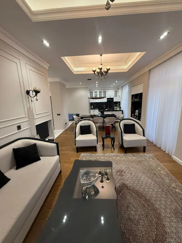 Satılır 3 otaqlı mənzil 126 m²