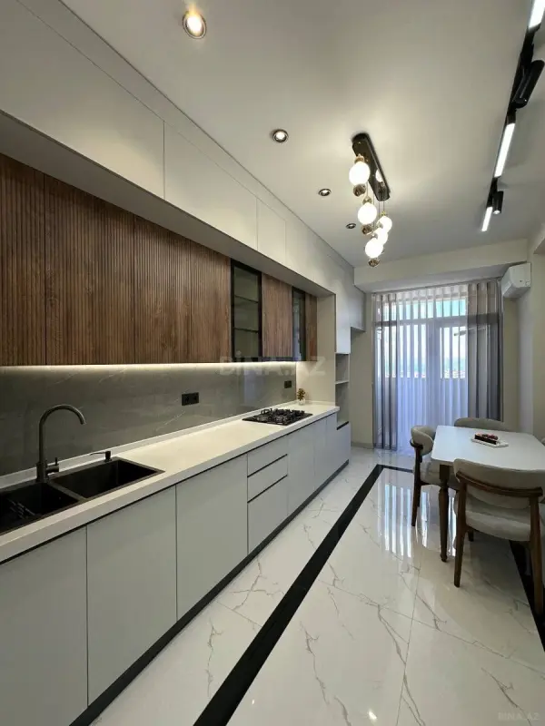 Satılır 3 otaqlı mənzil 105 m²