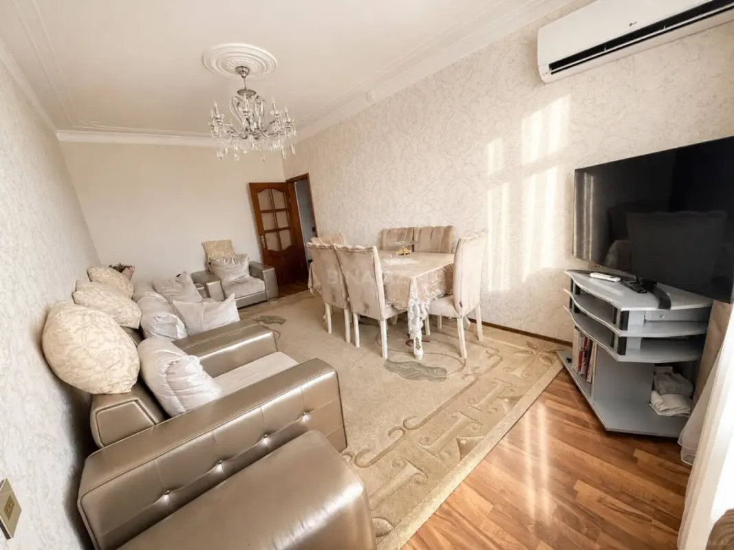 Satılır 3 otaqlı mənzil 105 m²