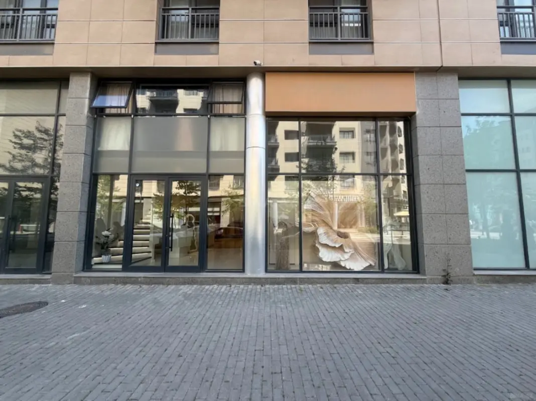 Kirayə verilir obyekt 265 m²