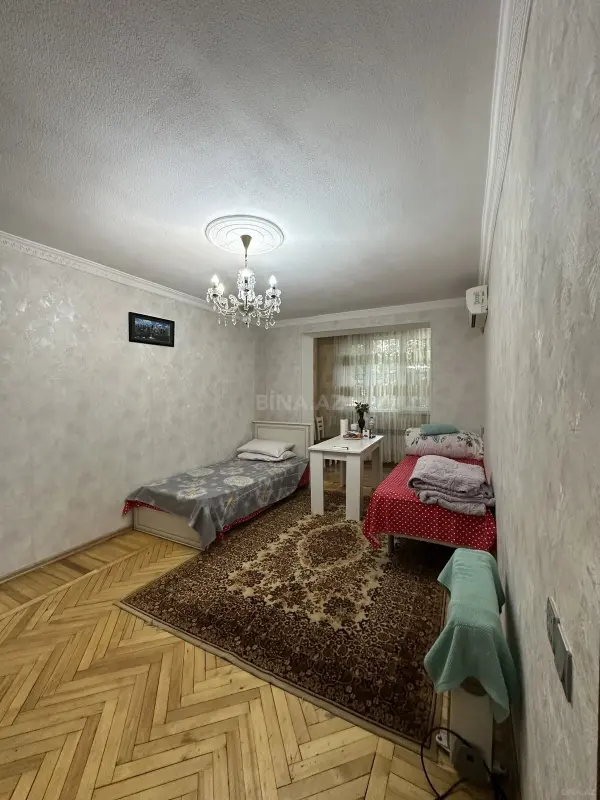 Satılır 1 otaqlı mənzil 42 m²
