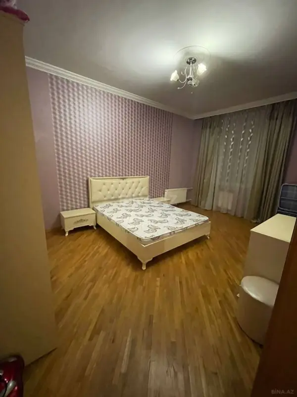 Kirayə verilir 2 otaqlı mənzil 90 m²