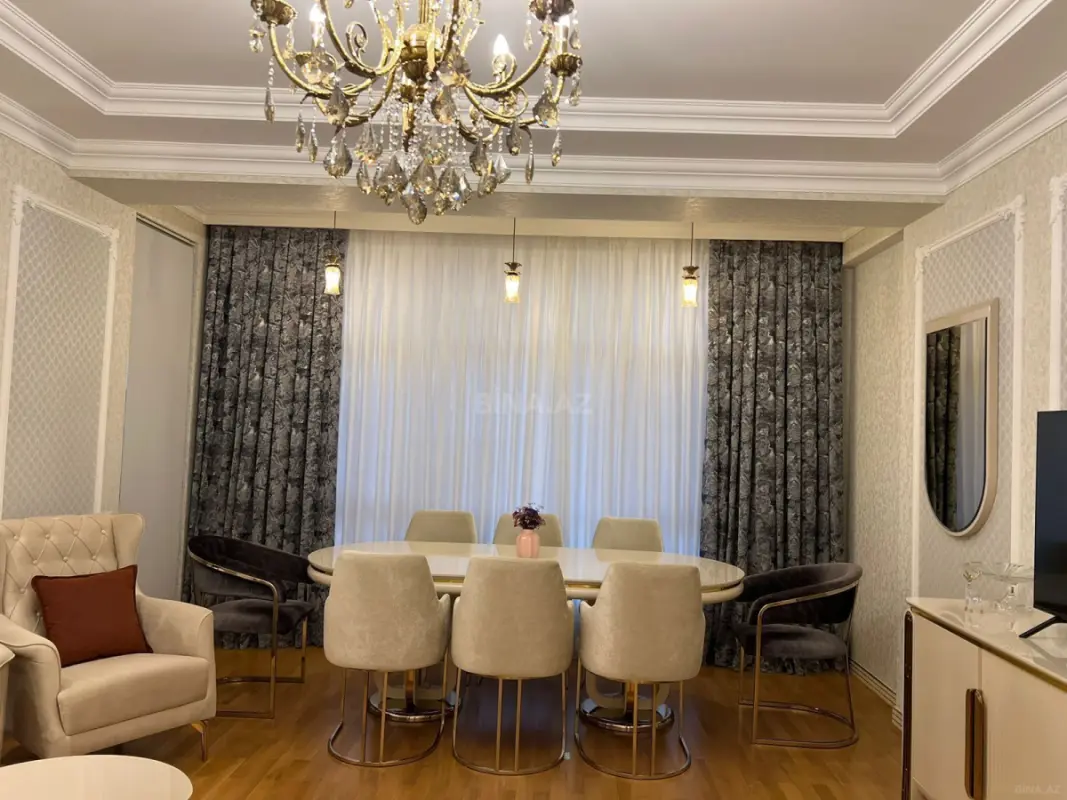 Satılır 3 otaqlı mənzil 125 m²