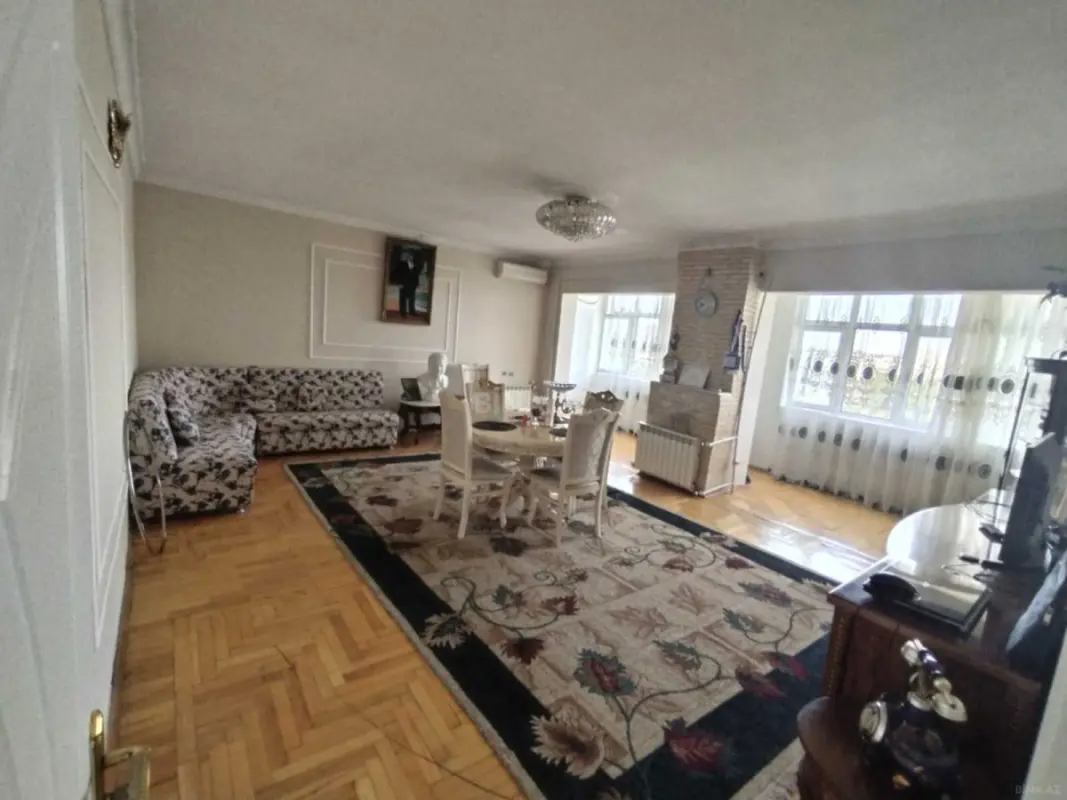 Satılır 5 otaqlı mənzil 120 m²
