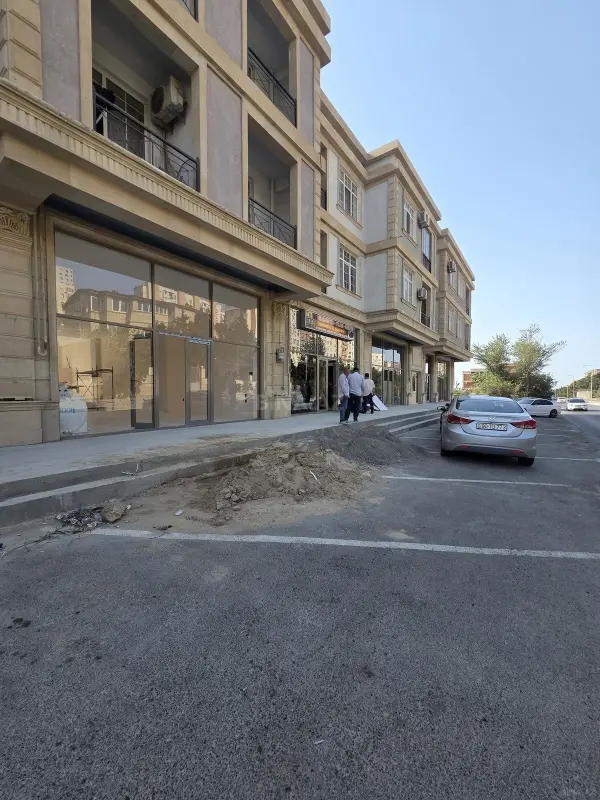 Satılır obyekt 135 m²