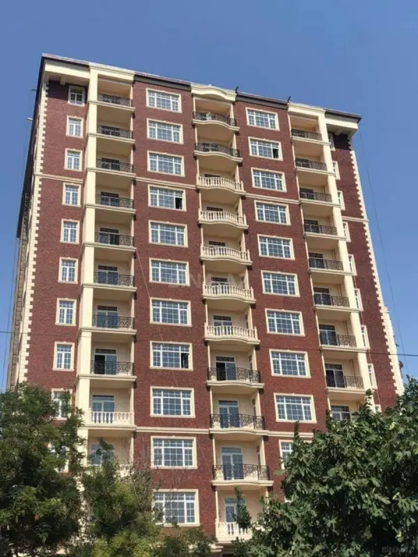 Satılır 3 otaqlı mənzil 133 m²