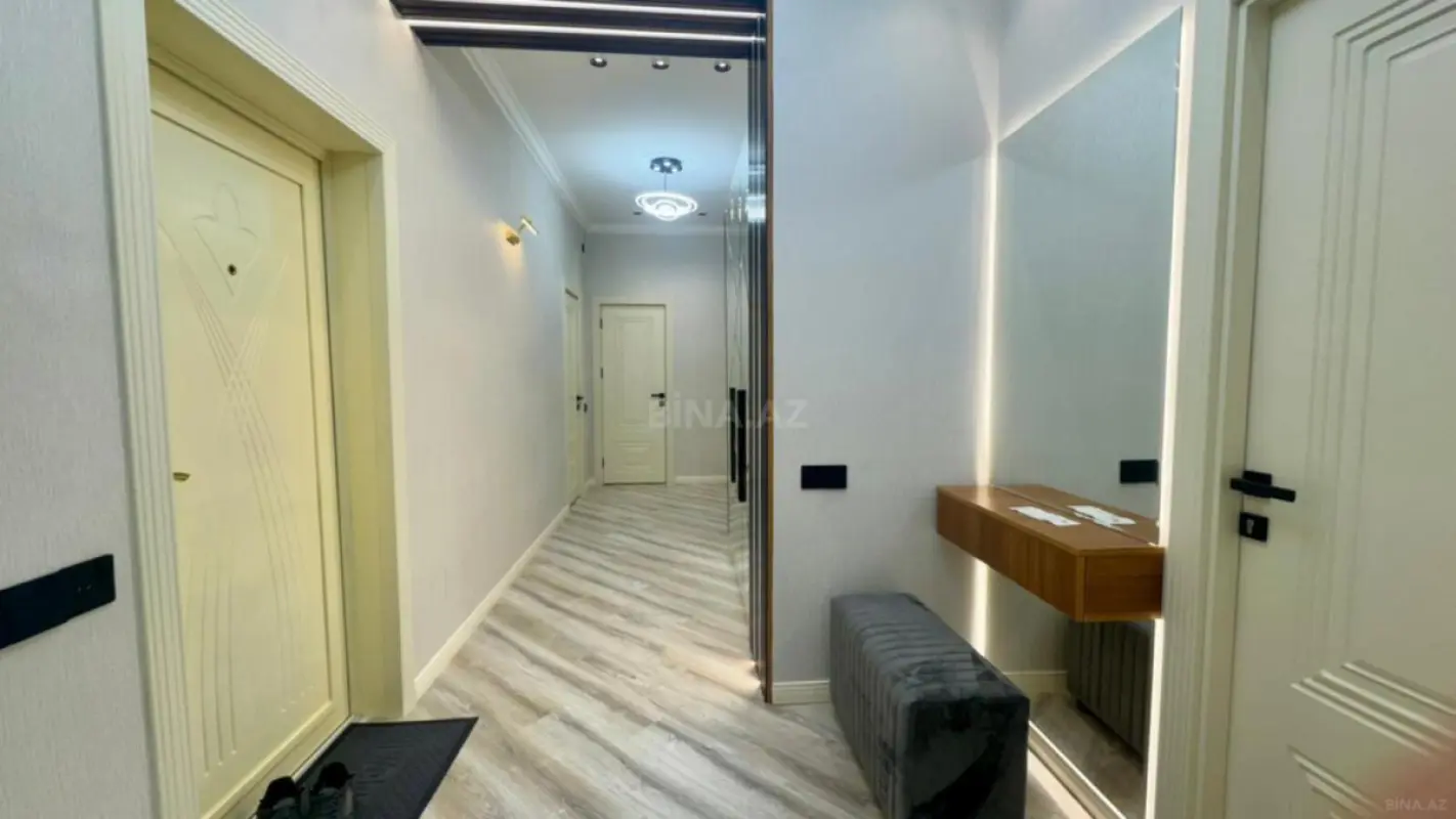 Satılır 3 otaqlı mənzil 106 m²
