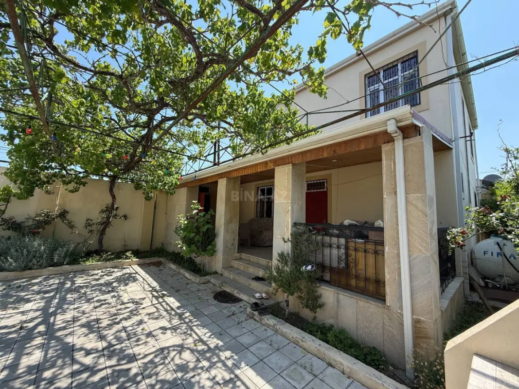 Satılır 4 otaqlı həyət evi 200 m²