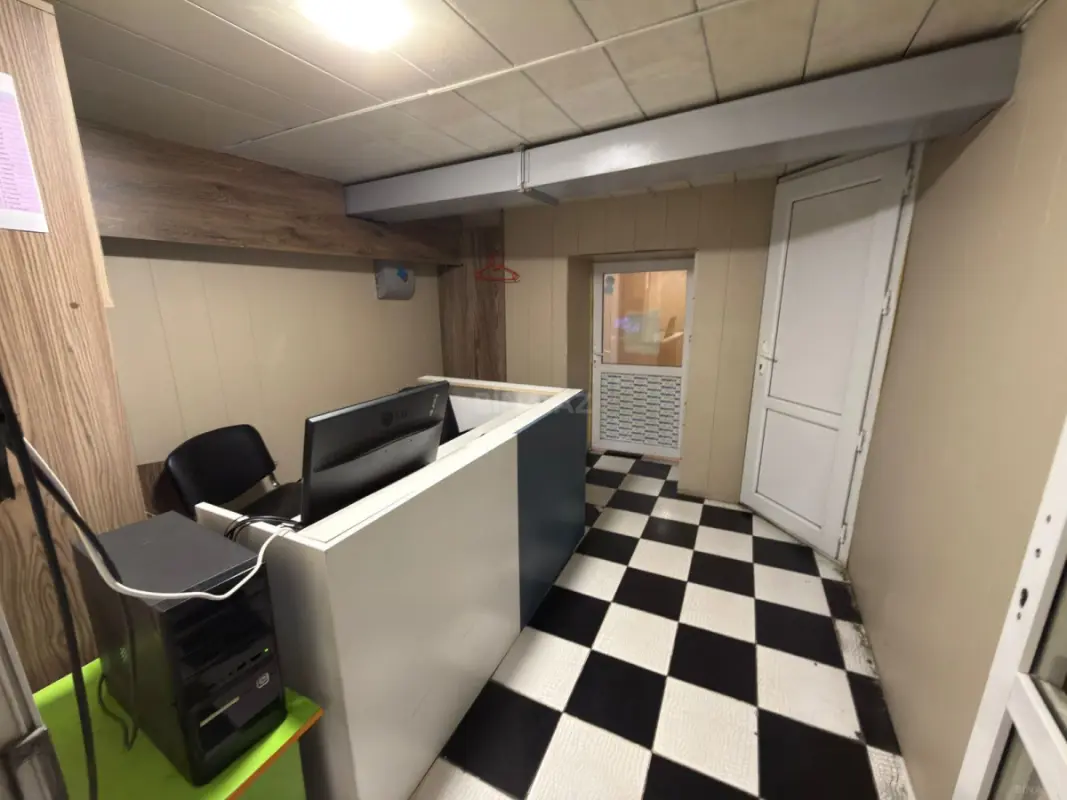 Satılır obyekt 200 m²