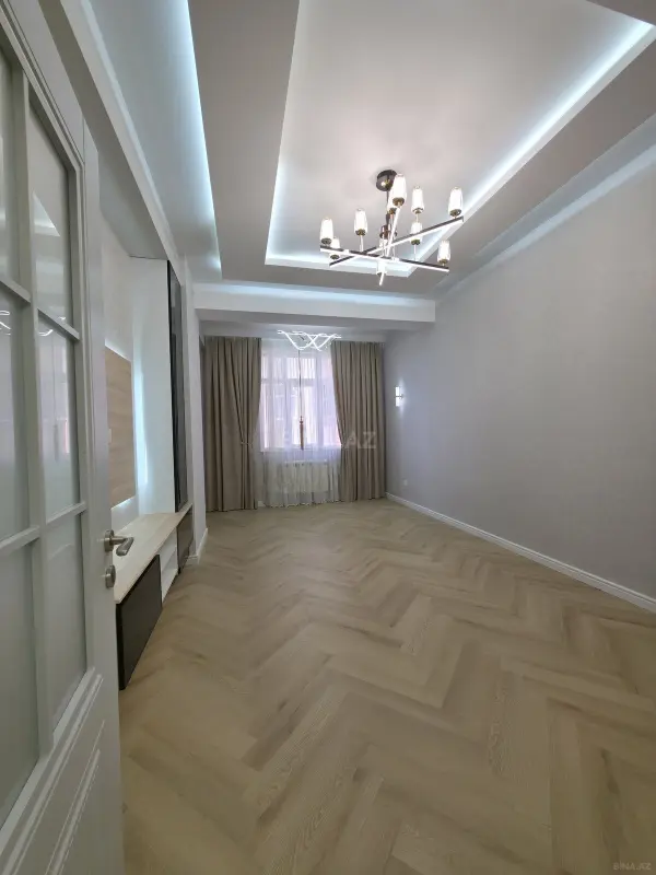 Satılır 3 otaqlı mənzil 110 m²