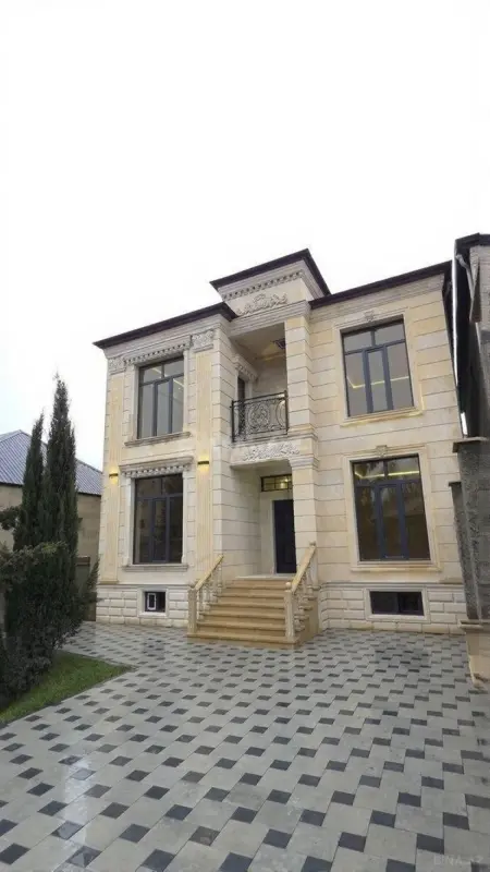 Satılır 7 otaqlı həyət evi 360 m²