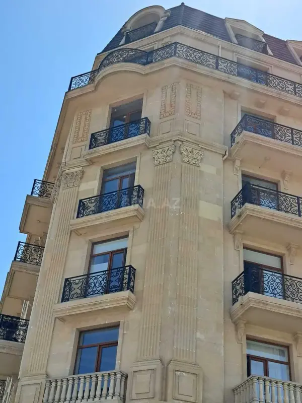 Satılır 3 otaqlı mənzil 137 m²