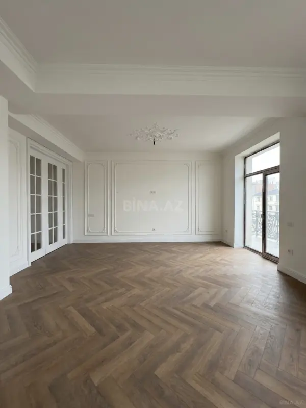 Satılır 3 otaqlı mənzil 147 m²