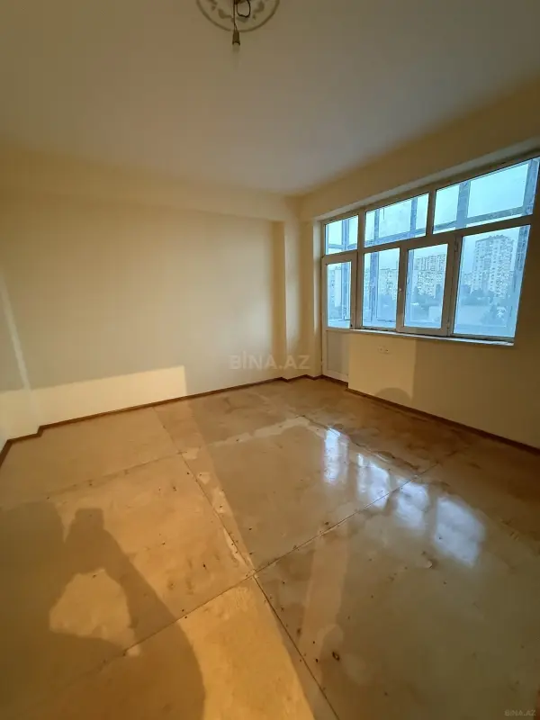 Satılır 2 otaqlı mənzil 61 m²