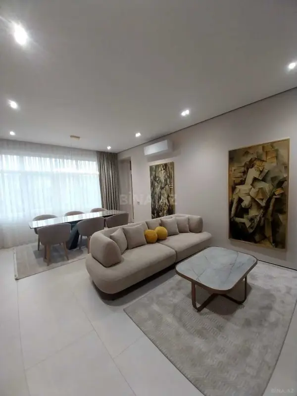 Satılır 3 otaqlı mənzil 108 m²