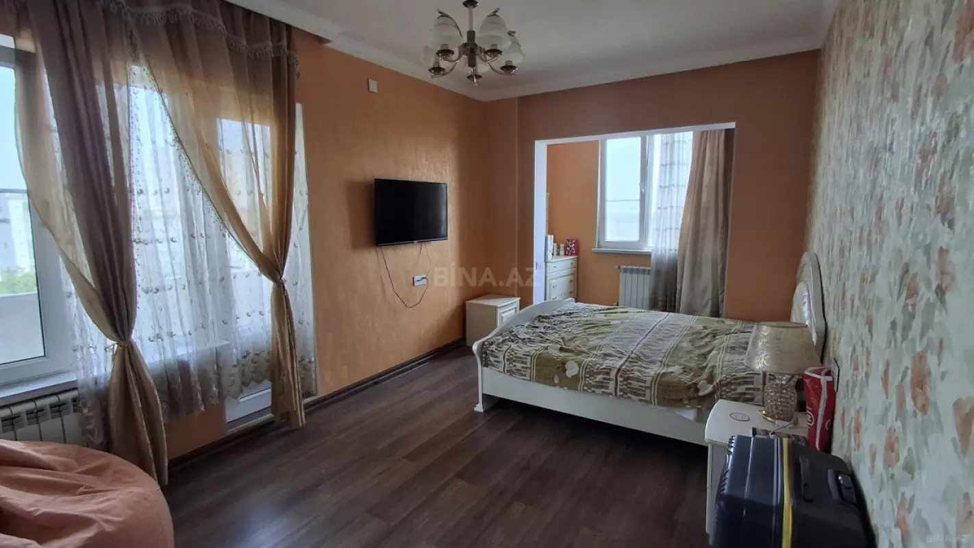 Satılır 4 otaqlı mənzil 100 m²