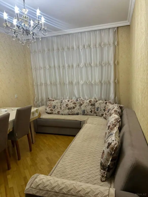 Satılır 4 otaqlı mənzil 100 m²