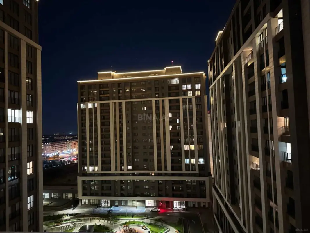 Satılır 3 otaqlı mənzil 130 m²
