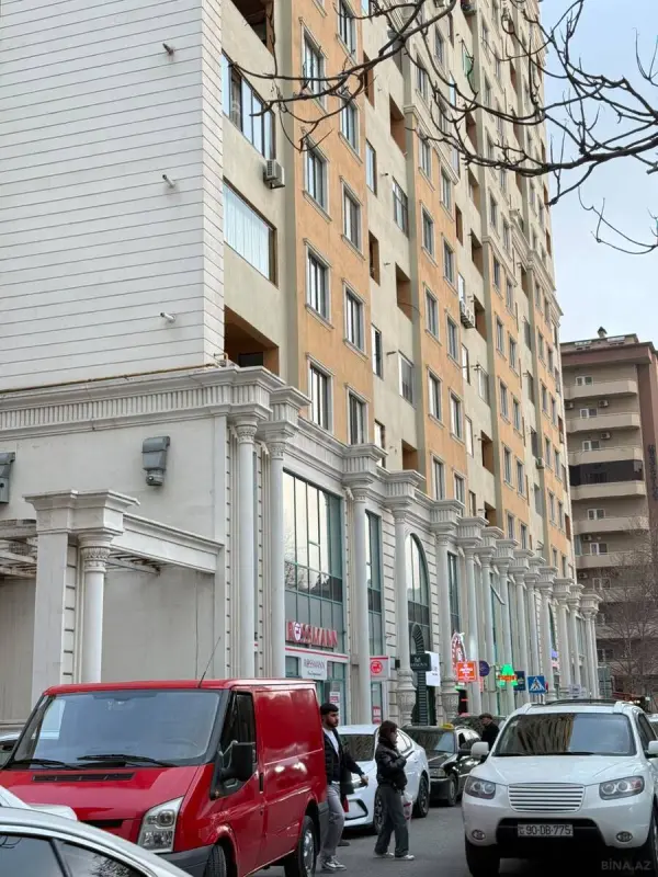 Satılır 3 otaqlı mənzil 123 m²