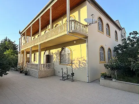 Satılır 7 otaqlı həyət evi 400 m² — Bakı, Bakıxanov 7 otaq 400.00 m²