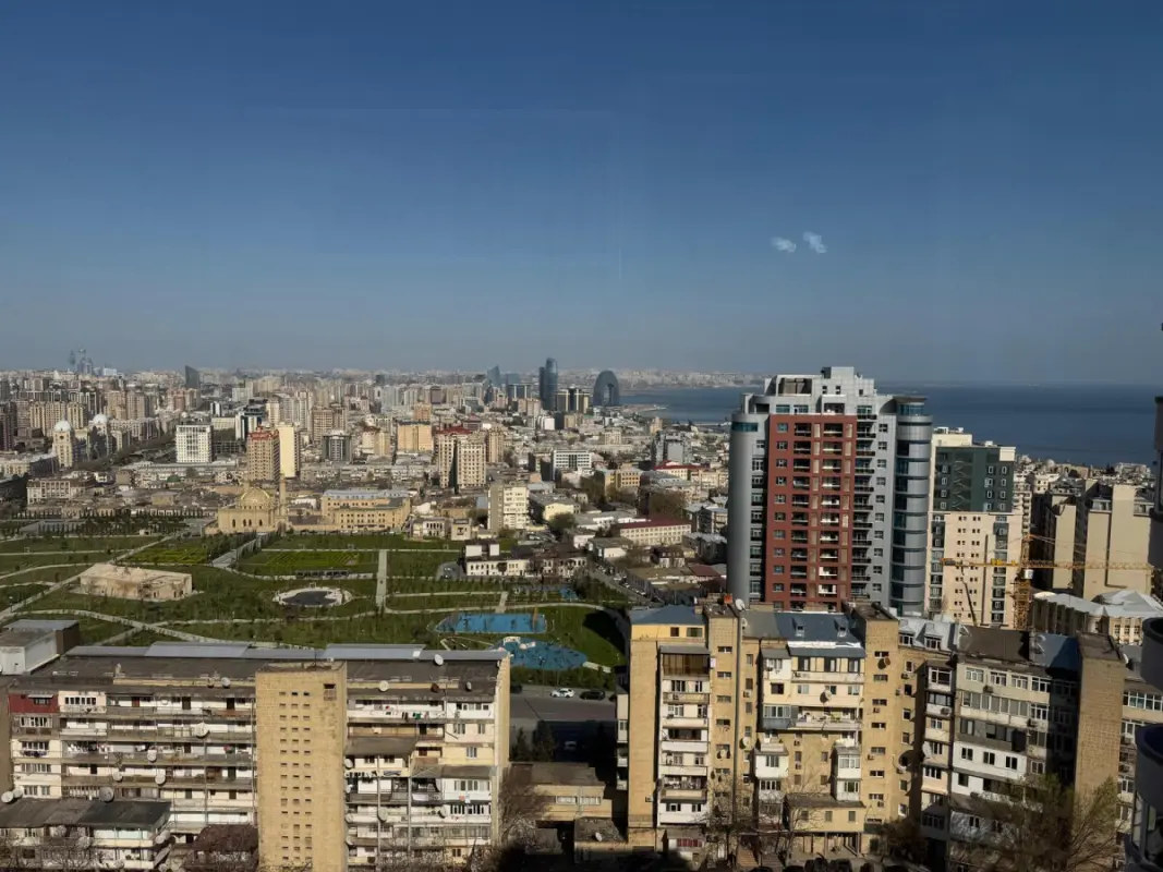 Satılır 2 otaqlı mənzil 73 m²