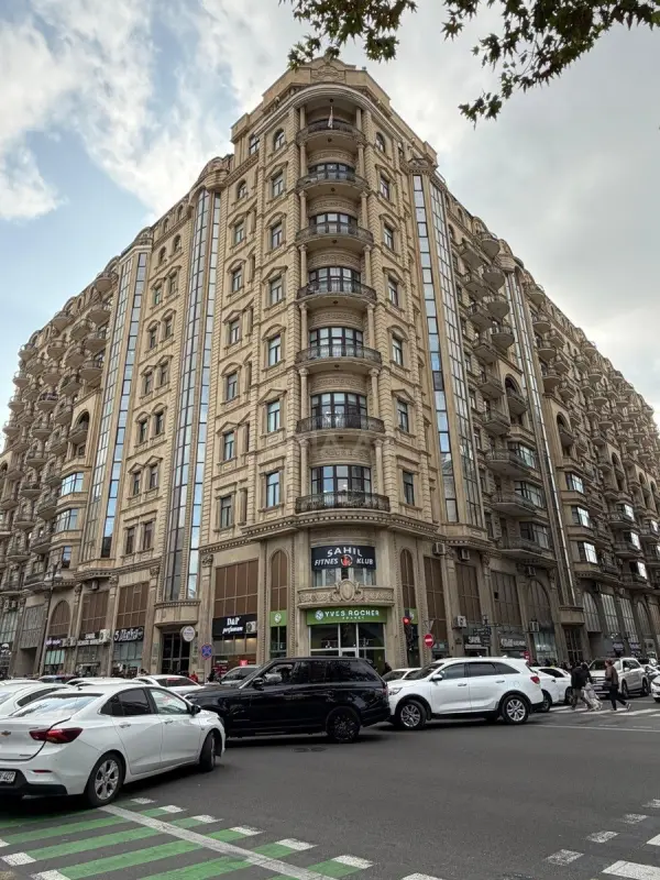 Satılır 3 otaqlı mənzil 150 m²