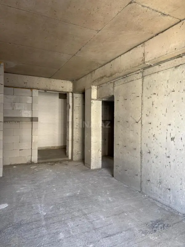 Satılır 2 otaqlı mənzil 61 m²