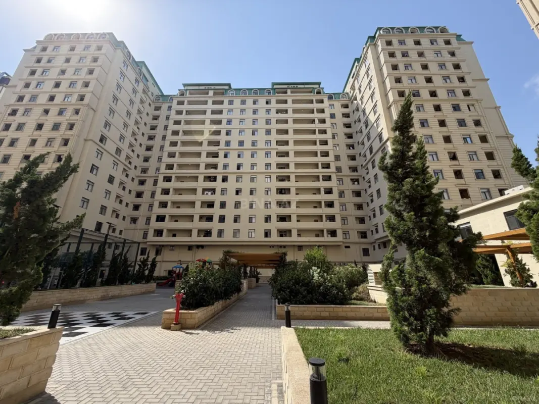 Satılır 3 otaqlı mənzil 166 m²