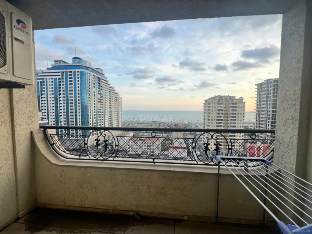 Kirayə verilir 4 otaqlı mənzil 200 m²