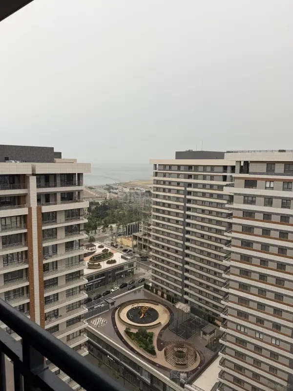 Satılır 6 otaqlı mənzil 290 m²