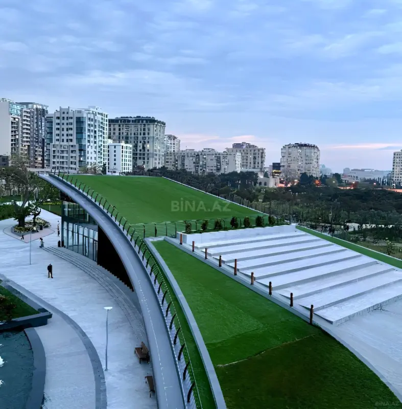 Satılır 4 otaqlı mənzil 198 m²